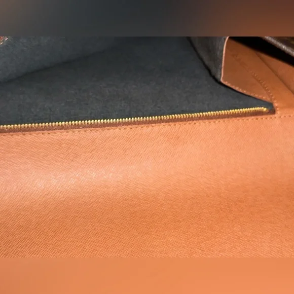 Louis Vuitton AUTHENTICATED Vintage Large Monogram Envelope - Picture 6 of 10